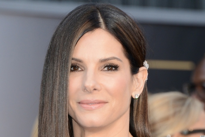 Sandra Bullock s rovnými vlasmi Brunetka-Sandra-Bullock-narovnané-vlasy