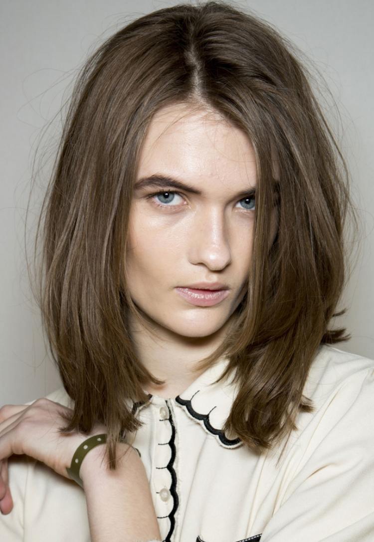 Účes Burberry Prorsum Jeseň 2014 Burberry-Prorsum-jeseň-2013-lob-účes-model