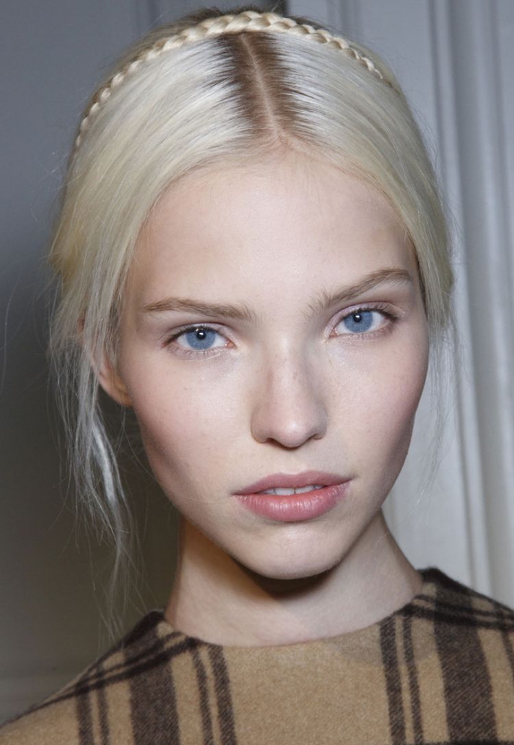Okrajový účes Valentino jeseň 2013 Okrajový účes Valentino, jeseň 2013