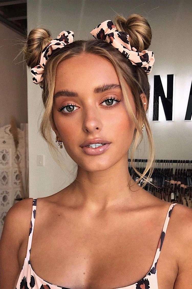 rýchle updos pre dlhé vlasy dvojitý drdol účes scrunchies vlasy