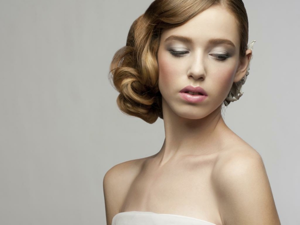 Ošetrenie vlasov pred svadbou, vyskúšajte svadobný účes Svadobný účes-skúšobný-účes-up-vlasy