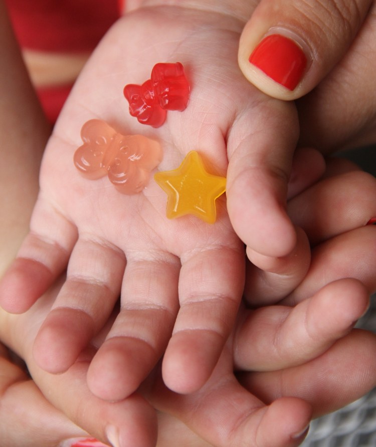 ovocný želé koláč recept-hviezda-motýľ-mašlička-dievča