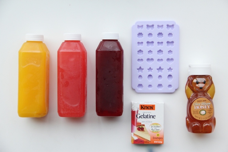 Ovocné gumové koláče-šťava-želatína-forma-med-prísady