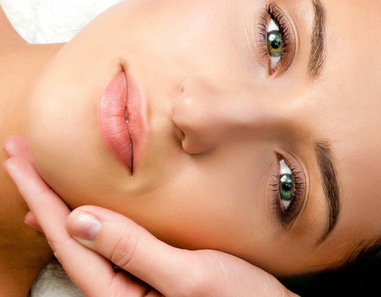 Prírodná kyselina z ovocia a iných produktov sa používa na vlastnú výrobu Vyrobte si peeling ovocnej kyseliny sami-kazy-čierne bodky-póry-starostlivosť-o pokožku