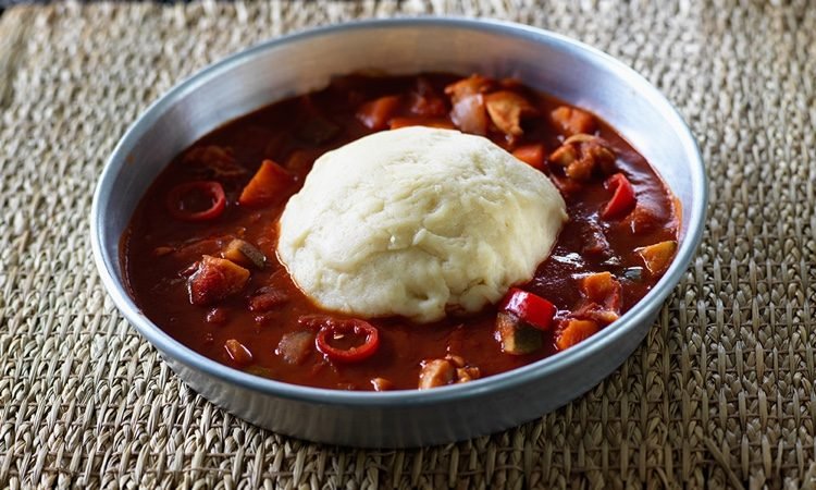 Samotné Fufu robí kastról s receptami s pikantným kuracím mäsom