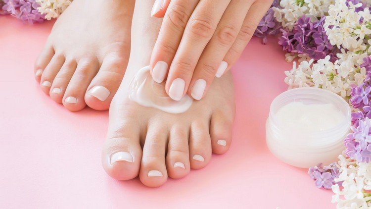 masáž chodidiel krém na nohy aplikujte starostlivosť o nohy