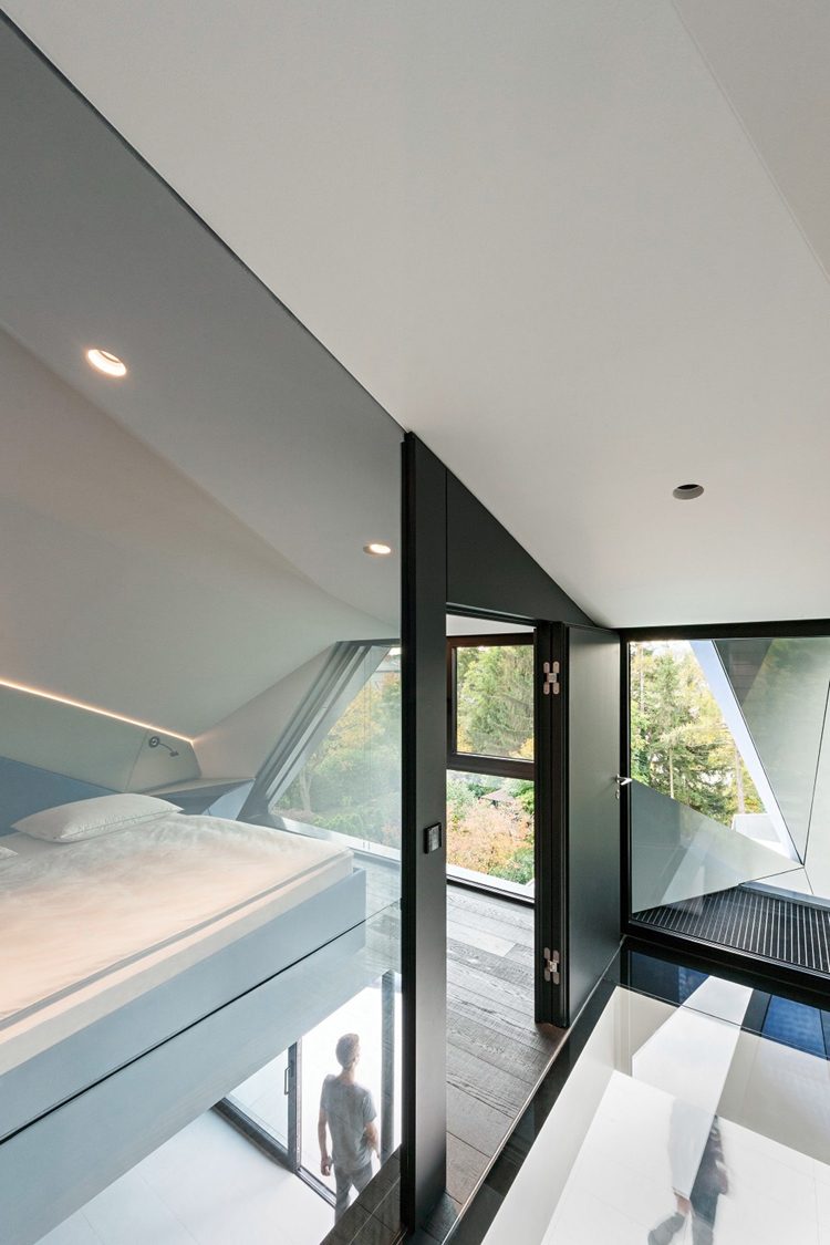 futurizmus interiérový dizajn sklenené steny geometrické tvary