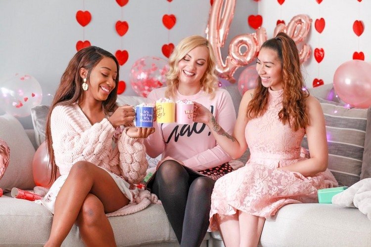aké sú tipy na plánovanie neskorého brunch v Galentine?