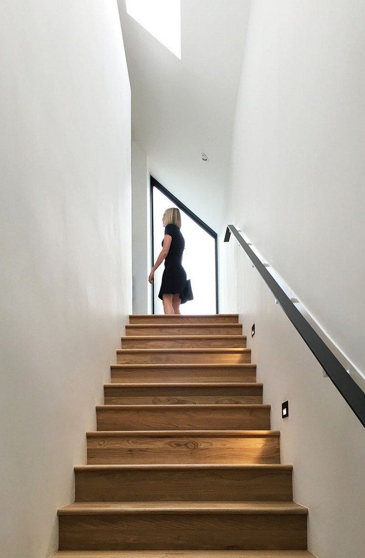 schodiskový dizajn minimalistické drevené schody oceľové zábradlie
