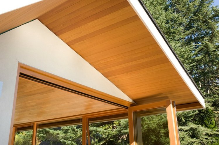 garáže byt sedlová strecha drevený obklad architektúra nápad