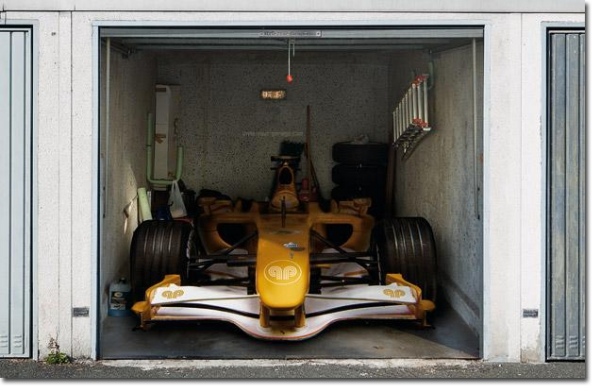 Dizajn záhradnej brány s lepiacou fóliou na 3D dizajn steny