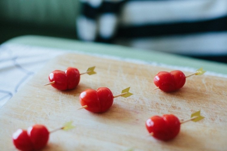 Cherry paradajky v tvare srdca Ozdobte a ozdobte-ovocie-srdce-domaten