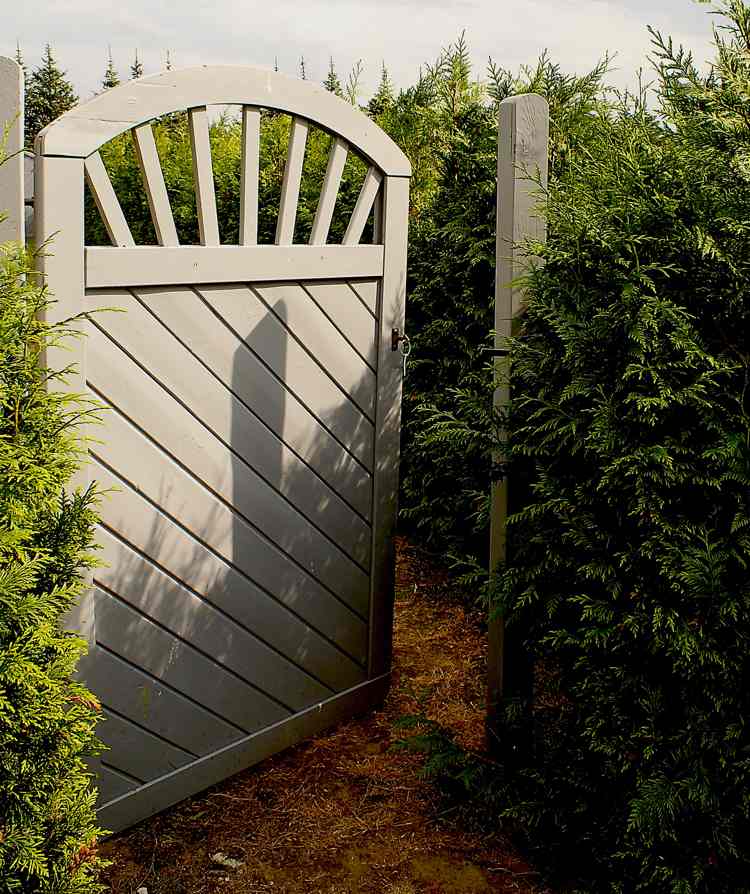 Záhradná zazimovaná brána proti vŕzganiu