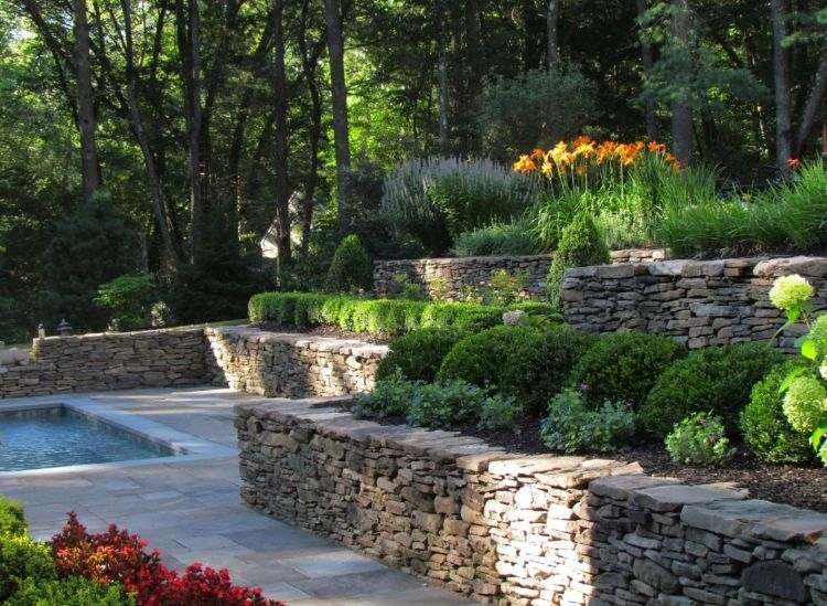 záhradné terasy svah záhradná terasa záhradný dizajn záhradníctvo zrútenie múru rastliny bazén