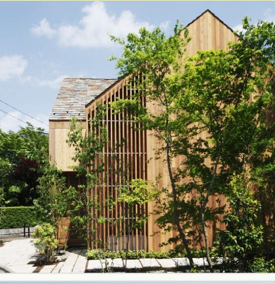 nápady na drevenú mriežku pre záhradný balkón vetrolam