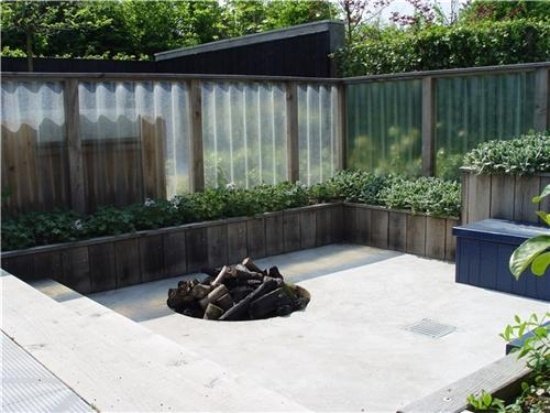 nápady na plasty s vlnovým dizajnom pre vetrolam do záhrady a na balkón