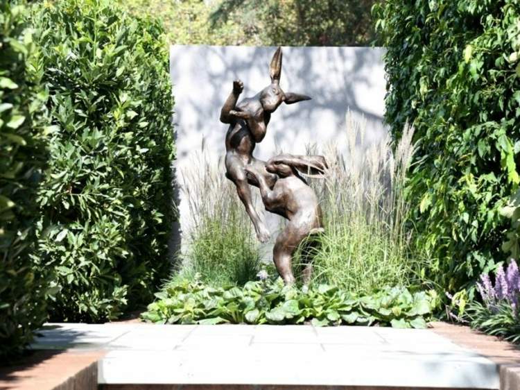 záhradnícka a krajinárska plastika-králik-kov-živý-dizajn-betón