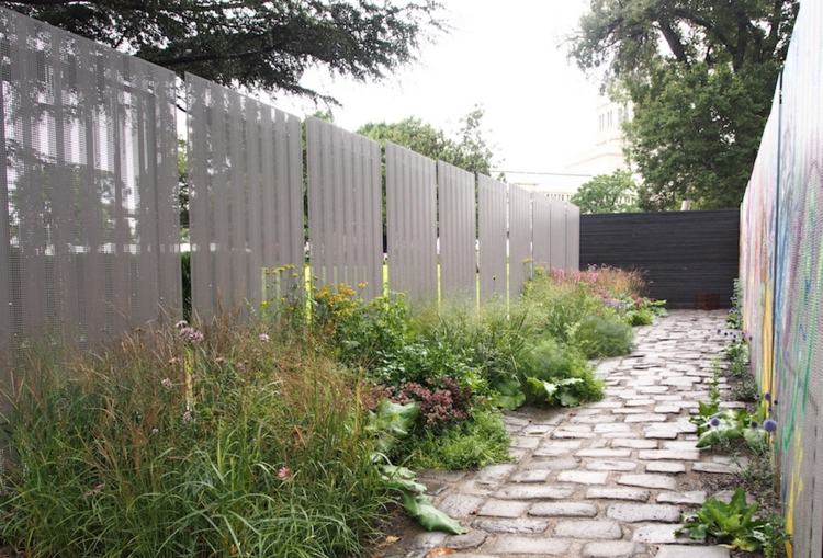 záhradné úpravy-of-course-design-garden-fence-privacy-protection-right-of-way