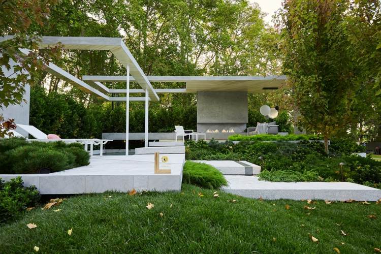 záhradné a terénne úpravy modern-pergola-white-garden-frank