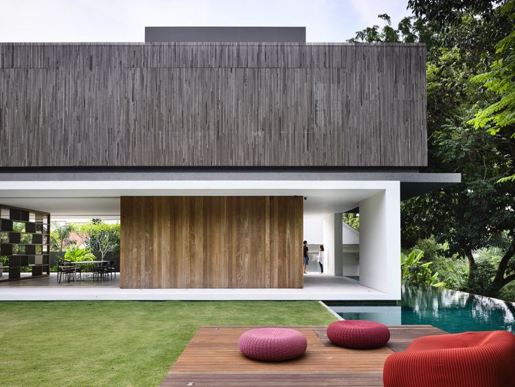 dom so záhradou-obývacia-pripojená-otvorená-nekonečná-bazén