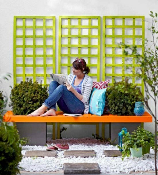 Lavička na drevo, moderný dizajn Lavinový sejač na drevo vytvorí záhradu s výsadbou