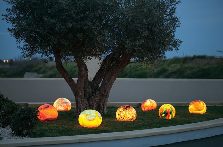 záhradná dekorácia-sklo-ručne vyrábané-žiariace-guličkové-trávniky