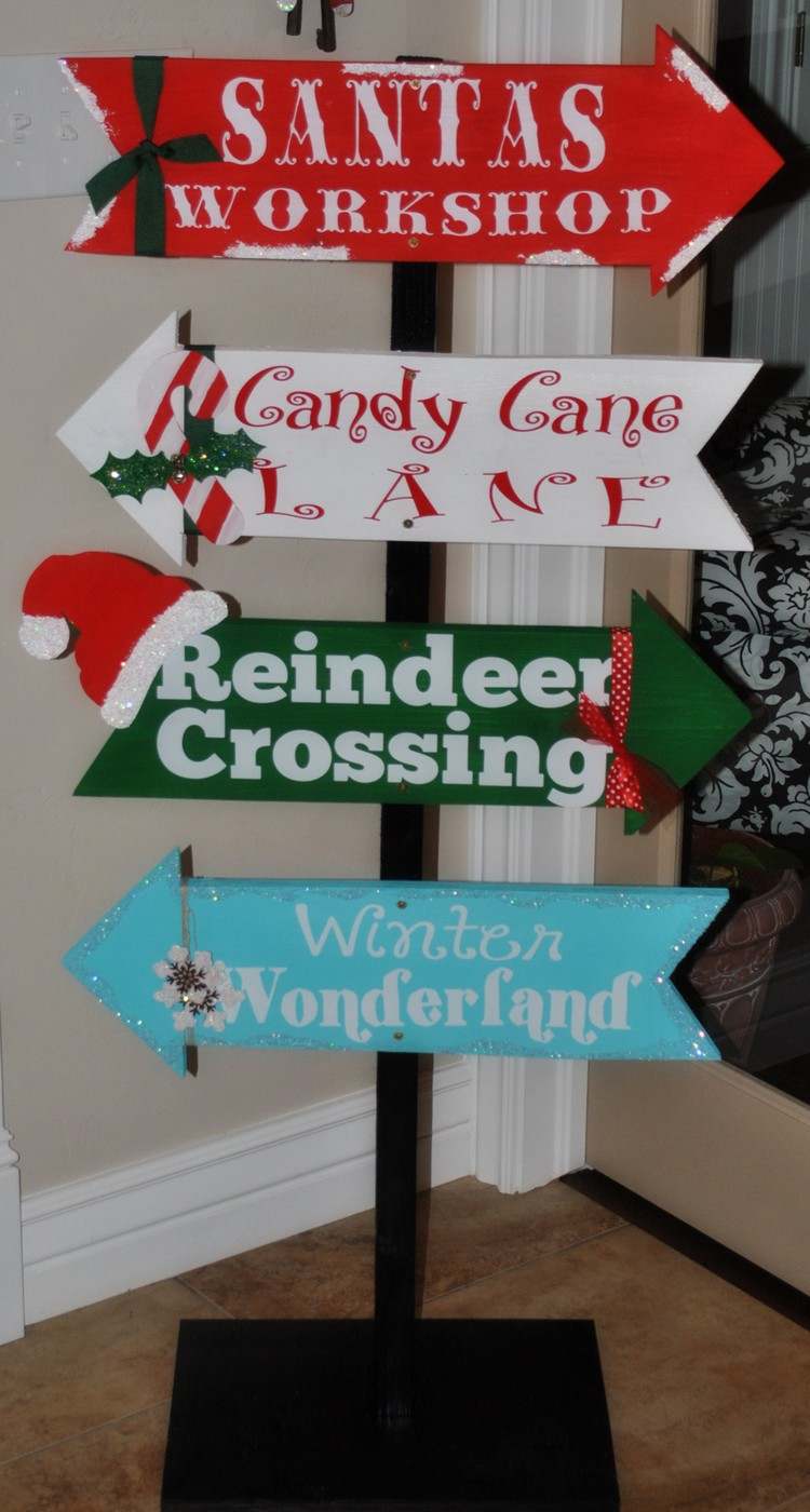 ozdobná smerová tabuľa v červenej, zelenej, bielej a modrej farbe záhradná dekorácia-drevo-vianoce-urob si sám-smer-značka-dekoratívna