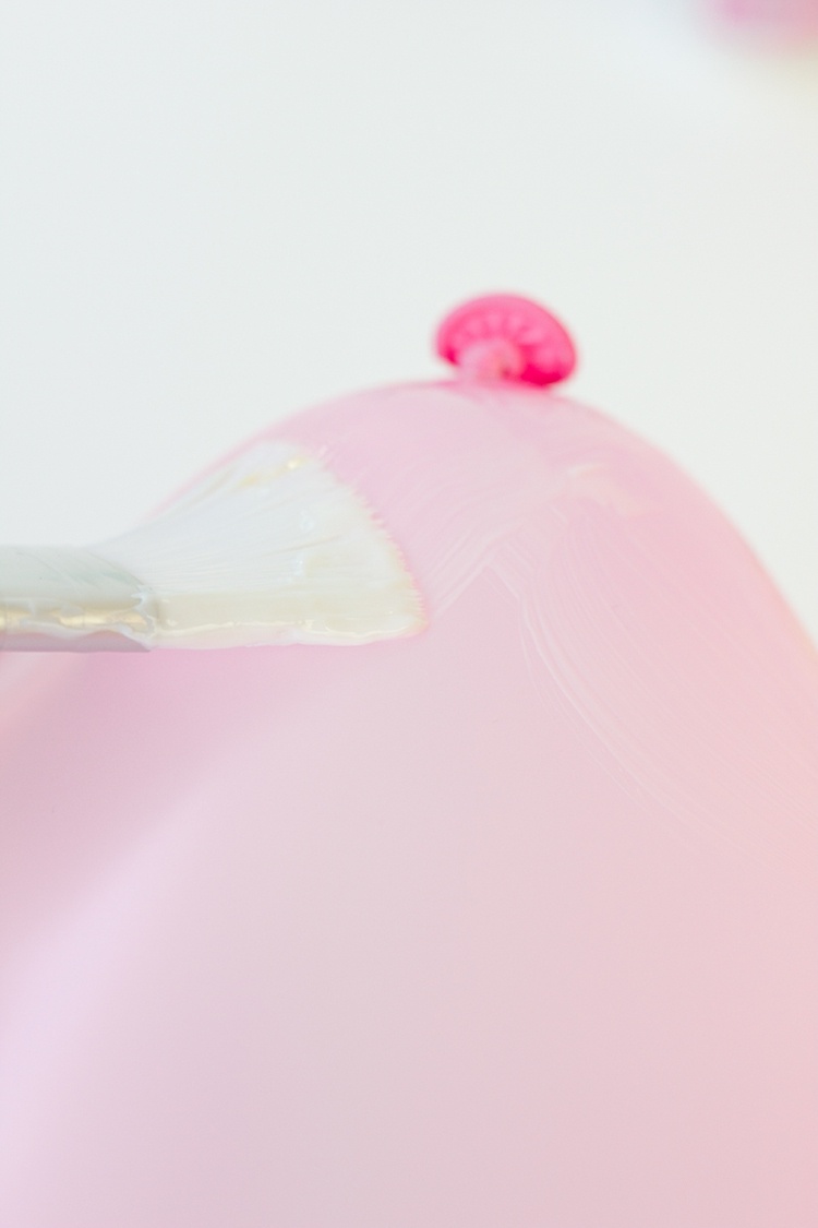 záhradná párty-dekorácia-balón-drotár-lepidlo-kefa-ľahké