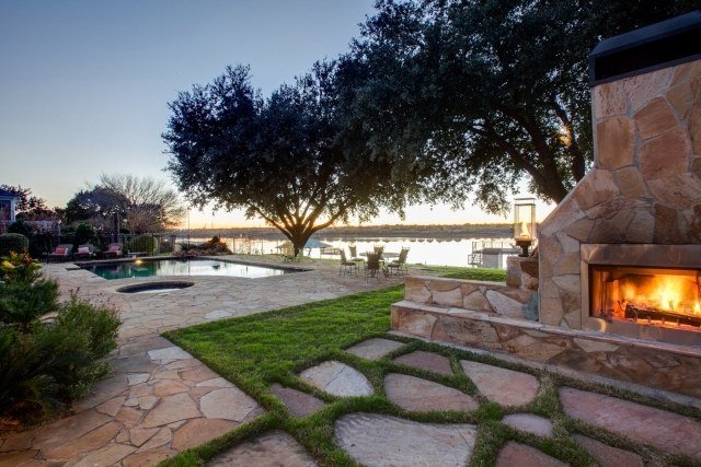 trendy moderný záhradný dizajn 2014 nášľapné kamene trávnatý vonkajší krb