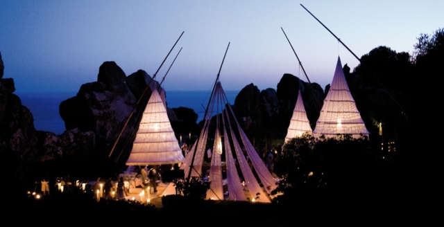 Záhradné párty-ako-indické-stany-s-moderným duchom