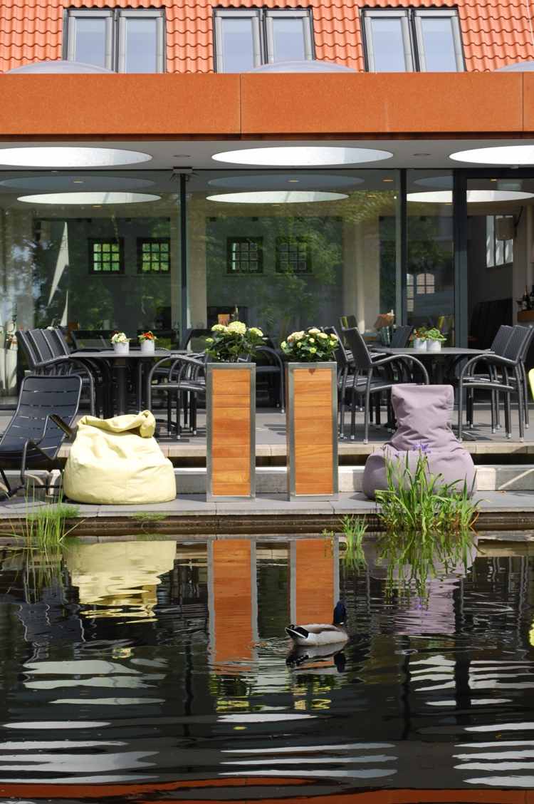 záhradný dizajn-kvetináč-nerez-drevo-materiál-terasa