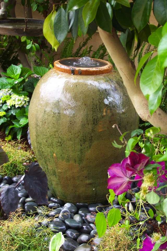 záhradný dizajn kamene nápady fontána nádoba štrk deco čierna