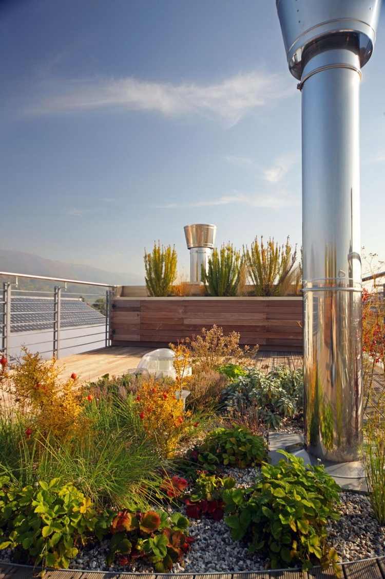 záhradný dizajn-terasa-strecha-terasa-milujúce sucho-rastliny-štrk-drevená podlaha