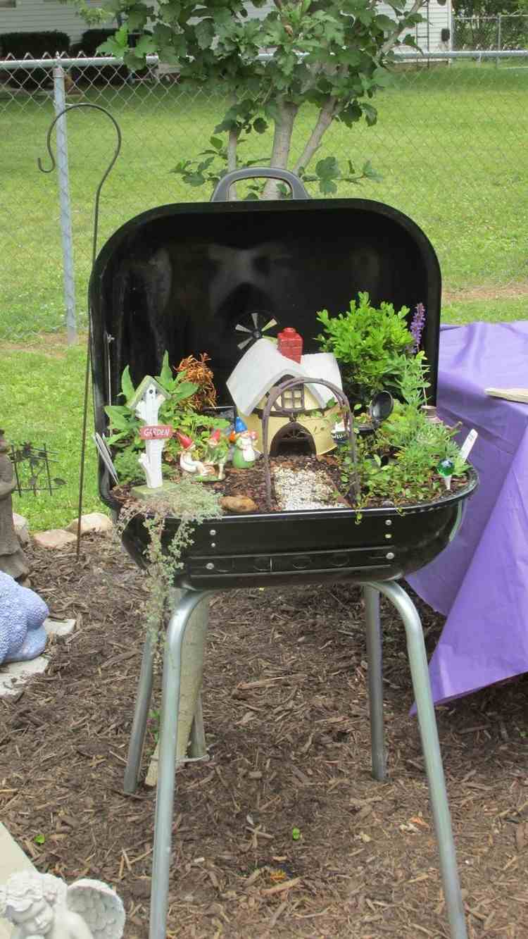 Záhradné nápady-malá-záhrada-vek-gril-dom-víly