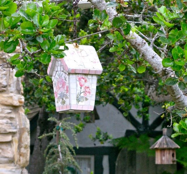 Utierka zdobená keramickou mozaikou