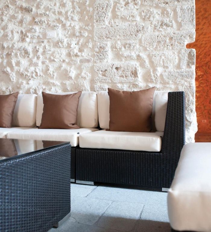 Záhradný nábytok z polyratanu