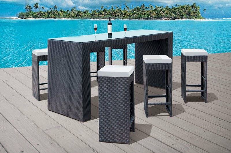 Polyratanový pult s barovými stoličkami záhradný nábytok z polyratanovej barovej pultovej stoličky čierny podsedák biely