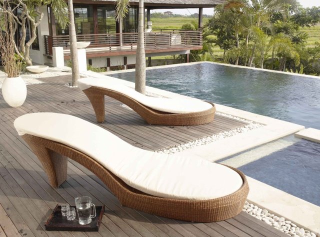 Polyratanový vonkajší ležadlový nábytok s vysokým podpätkom Polyratanový záhradný ležadlový nábytok s vysokým podpätkom