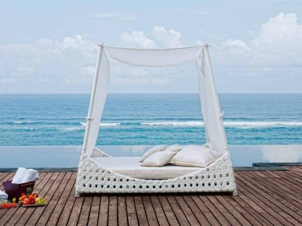 záhradný nábytok ratan od Royal Garden Lounge posteľ biela