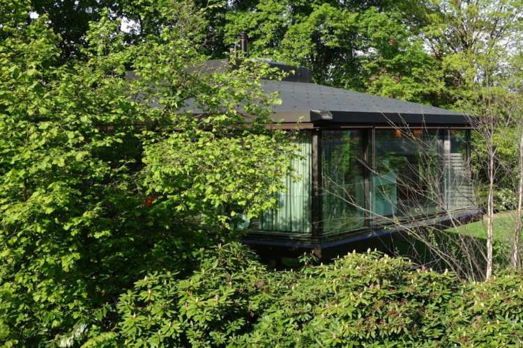 Záhradný altánok s presklenou prednou stenou a sklopnou strechou-predné sklo-1