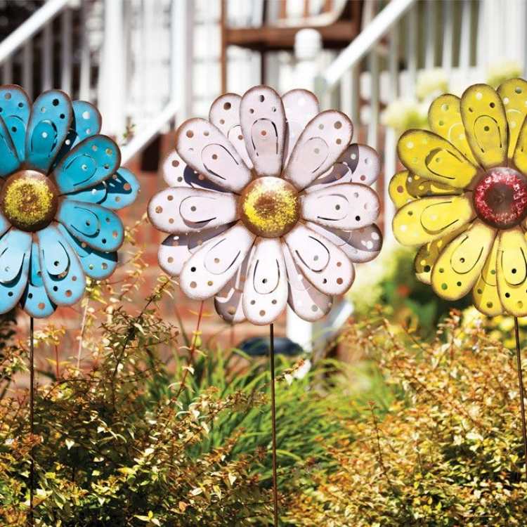 záhradné plug-do-it-yourself-plechovky-kvety
