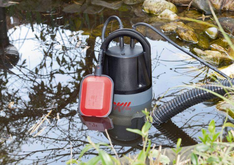 záhradné jazierko-rady-postaviť-si-čerpadlo-inštalácia-vodný systém