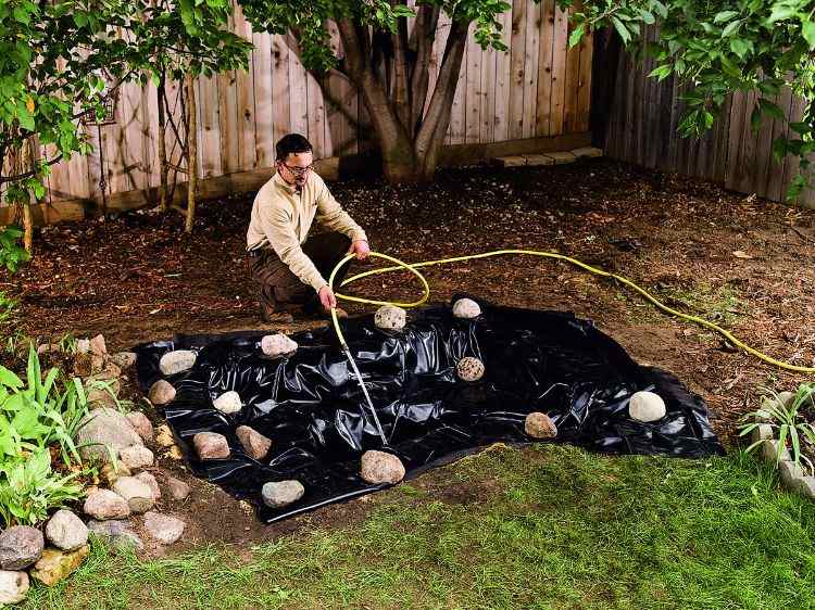záhradné jazierko-rady-stavať-si-kamene-fólie-plniť-hadicu-vodu