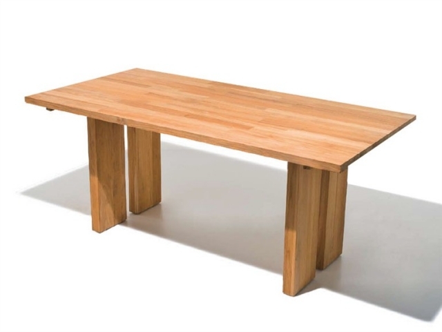 záhradný stôl veľmi jednoducho pohodlný materiál z ľahkého dreva