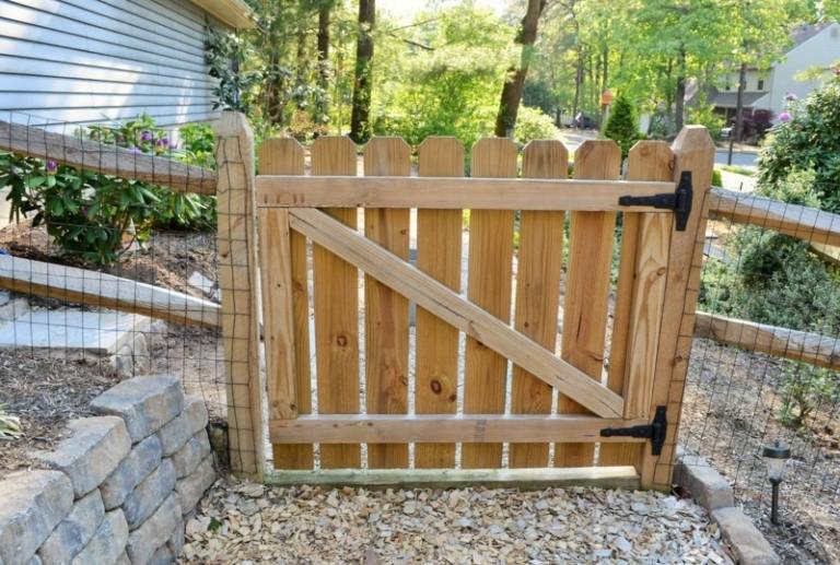 drevená záhradná brána v klasickom dizajne, urob si sám