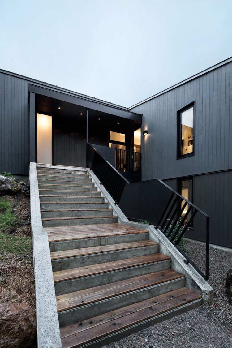 Pevný základ z betónu zaisťuje stabilitu schodiska Postavte si-vlastnú-záhradnú-schodu-drevo-moderný-dizajn-betón