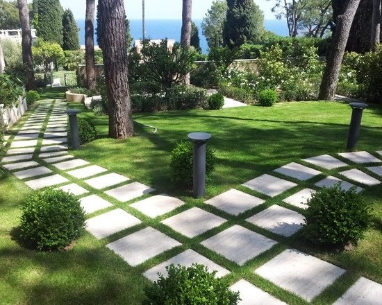 Nášľapné kamene Vytvorte záhradné chodníky