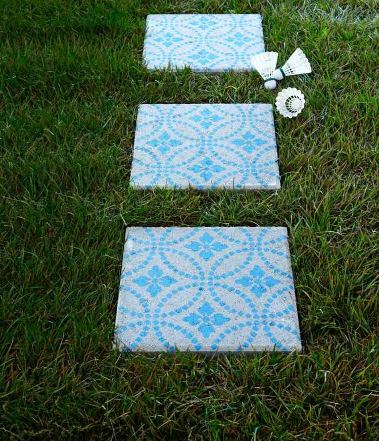 Vytvorte záhradnú cestu - dlaždice so svetlomodrým vzorom záhradná cesta-kladenie-dlaždíc-svetlo-modrá-nápad-dizajn-dizajn