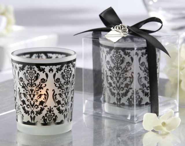Tip na sviečky na svadbu Svadobné sviečky zdobené čipkou
