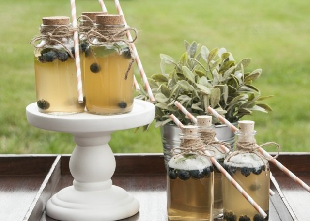 Svadobné fľaše s olivovým olejom favorizujú krajinu Fľaše svadby uprednostňujú plánovanie krajiny